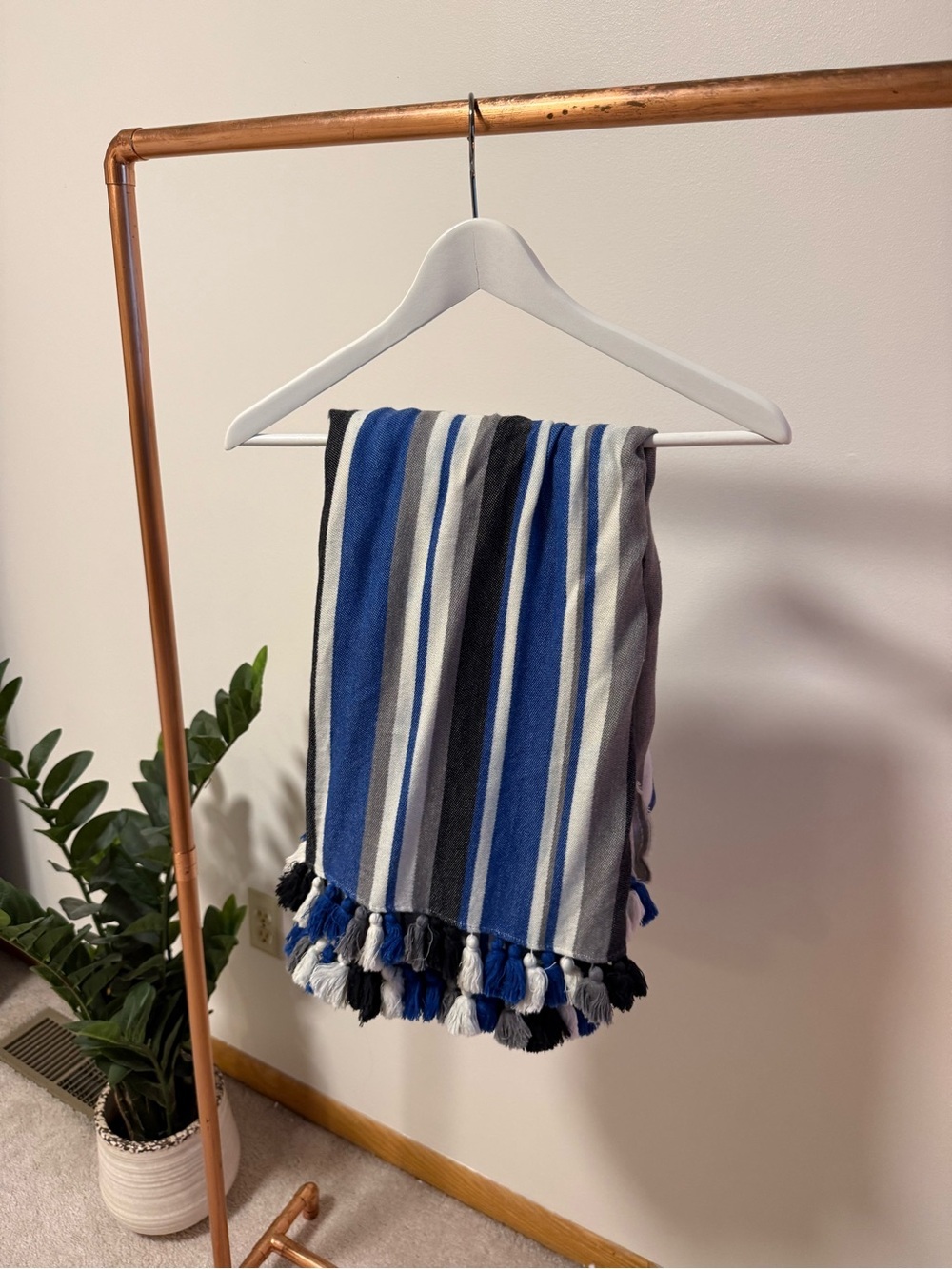 Kit and Ace cashmere tassel blanket scarf Blue, Gray, White & Black Striped - Picture 2 of 4